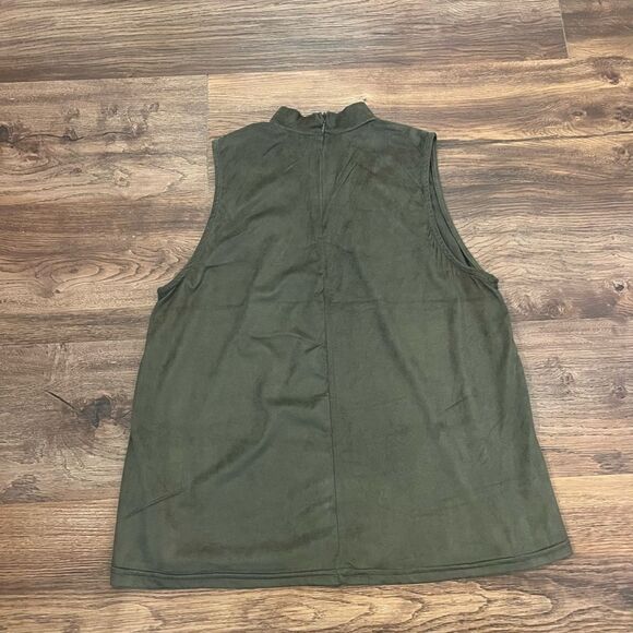 Sun & Shadow Green Suede High Neck Tank Top - Picture 6 of 8